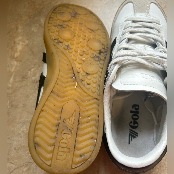 Gola Classic White and Black Trainers - Picture 3 of 5